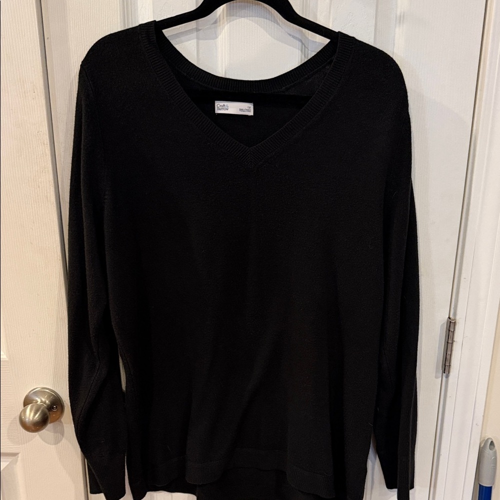Croft & Barrow Women's Classic Black V-Neck Sweater